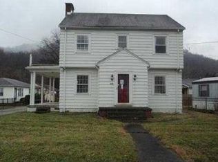 302 1/2 Pratt Ave, Pratt, WV 25162