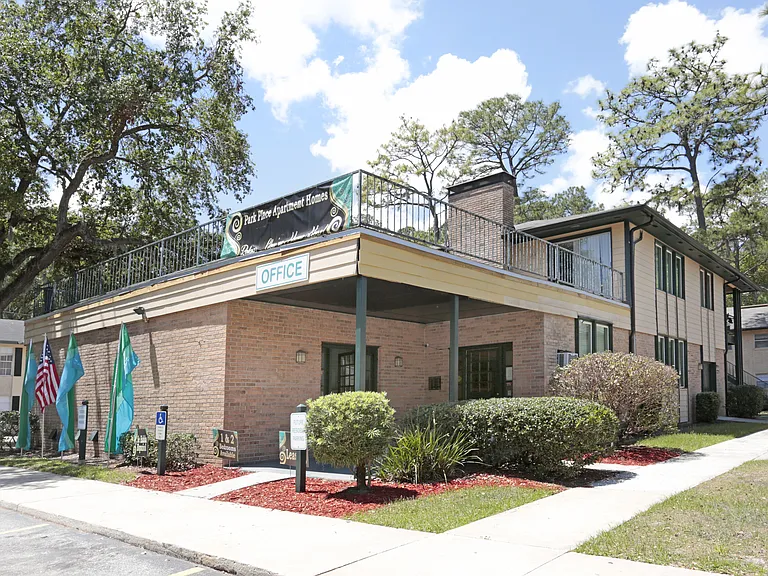 Park Place Apartments — Photo 18