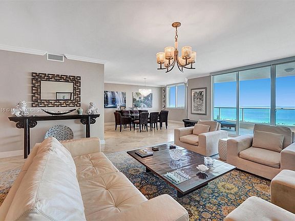 4th image of 20201 E Country Club Dr APT 2605