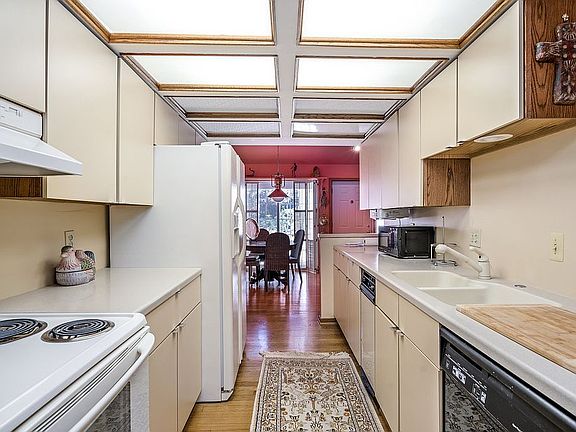 5th image of 3533 Port Cove Dr Building 3-1