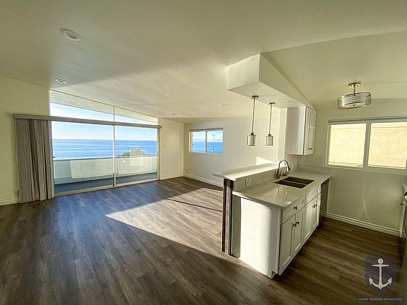 5th image of 902 Esplanade APT D