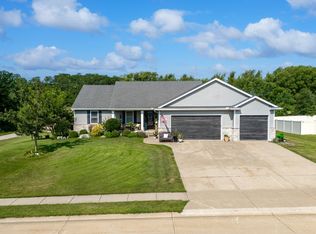 510 Fenceline Dr, Blue Grass, IA 52726