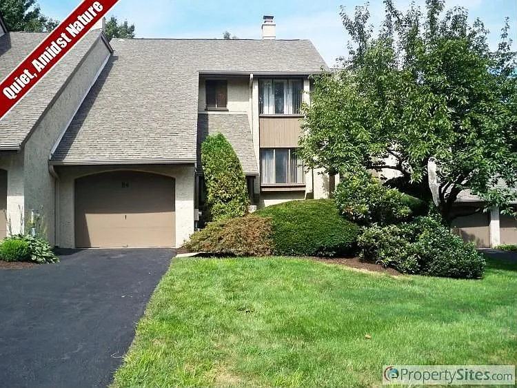84 Golf Club Dr photo 1