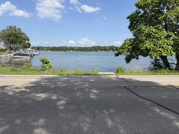 7334 N Tichigan ROAD, Waterford, WI 53185