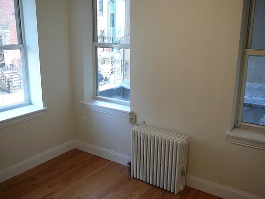 Rented by Kings Court Real Estate | media 37