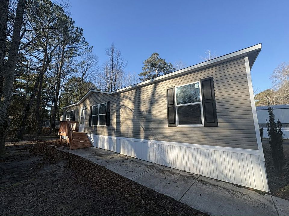 1st image of 4221 Shelly Dr