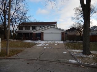 204 Independence Ln, Bloomingdale, IL 60108