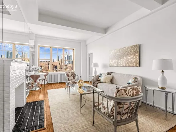 45 Christopher Street image 1 of 11