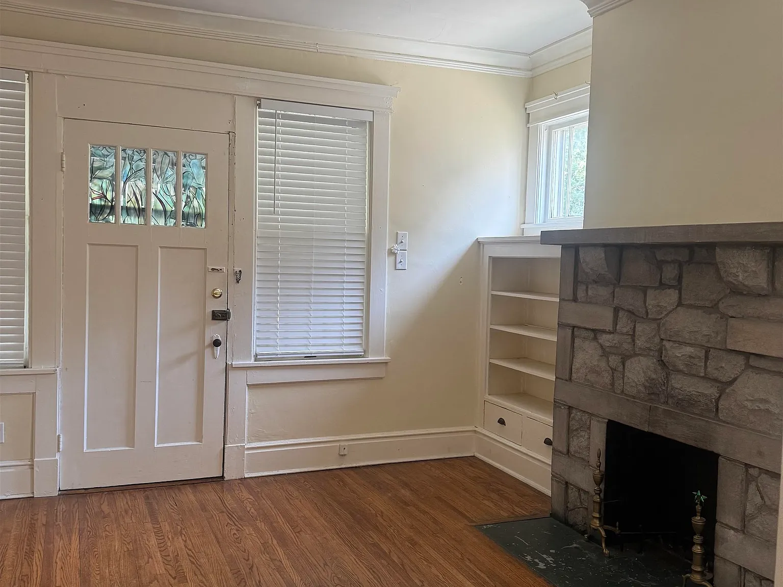 2 bed, 1.0 bath, $1,100 — Photo 4