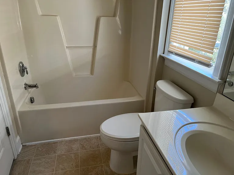 7729 Acc Blvd — Photo 22