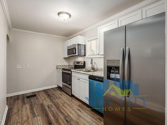 4th image of 594 Whitethorne Ave