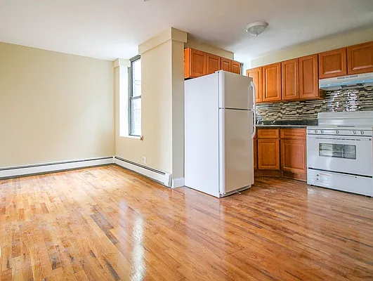 Rented by Hagstrom Management Inc | media 28