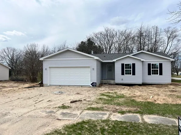 318 Litchfield Rd, Kingsford Heights, IN 46346