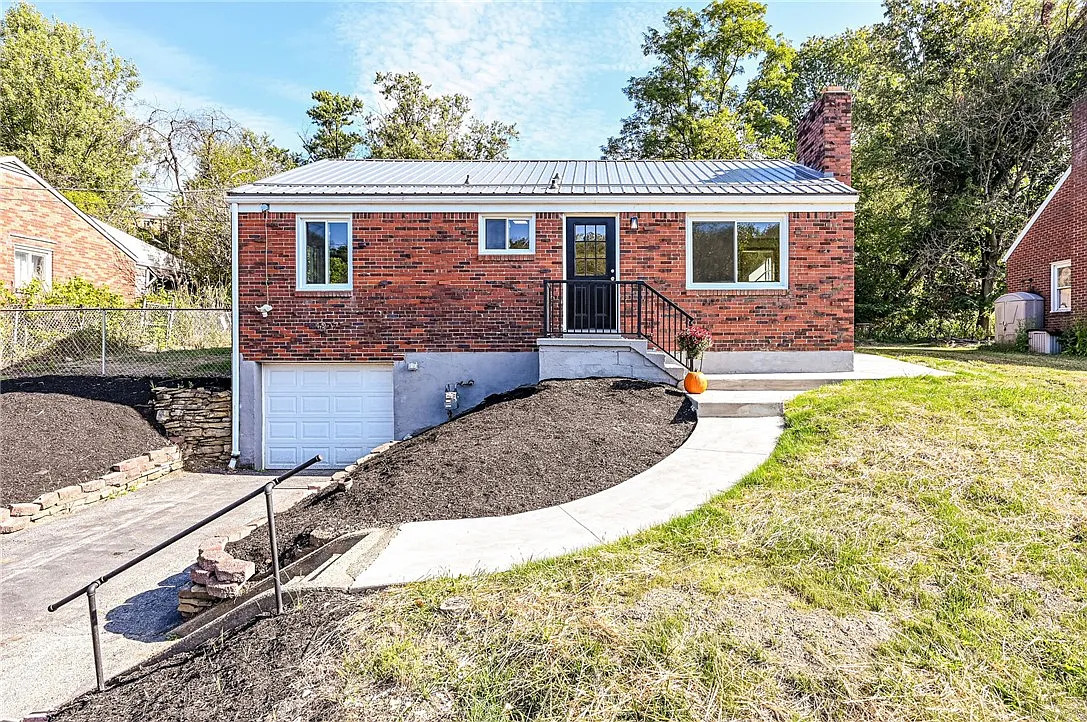 1227 Clifton Rd photo 1