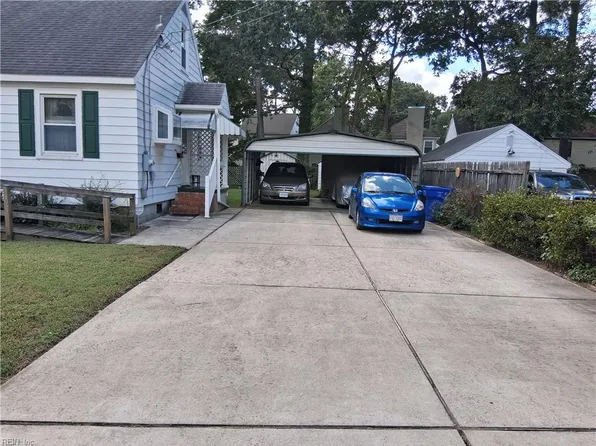14 Alpine St, Newport News, VA 23606