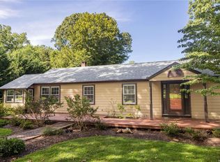 4 Maybeck Dr, Setauket, NY 11733