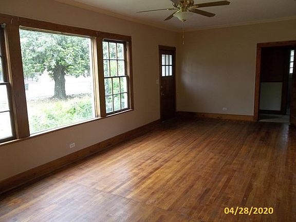 4th image of 104 Marion Ave
