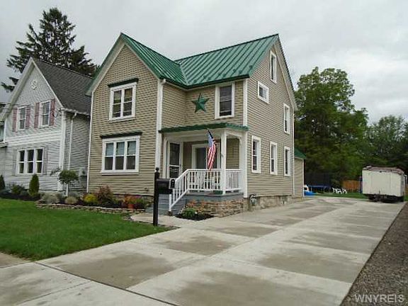 4th image of this home