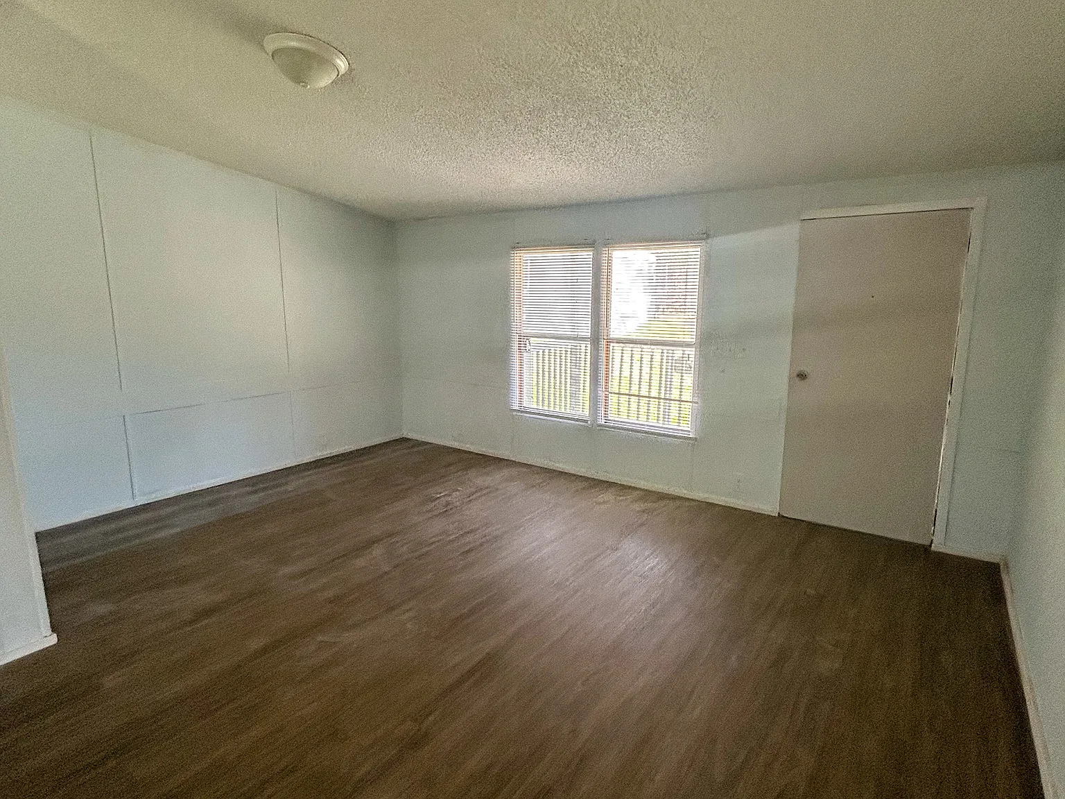 4 bed, 1230 sqft, $850 — Photo 2