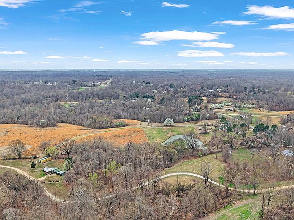 4th image of 710 Porters Gap Rd