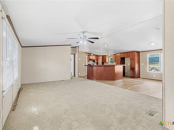 4th image of 548 Dove Ln