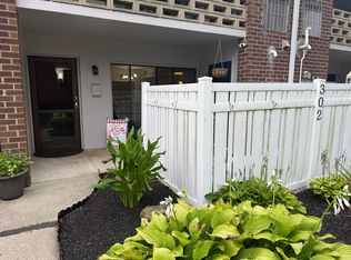 302 Stony Way #302, Norristown, PA 19403