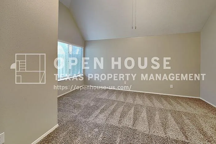13215 Noble St — Photo 8