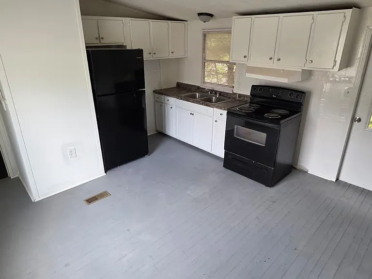 8364 Cedar St — Photo 13