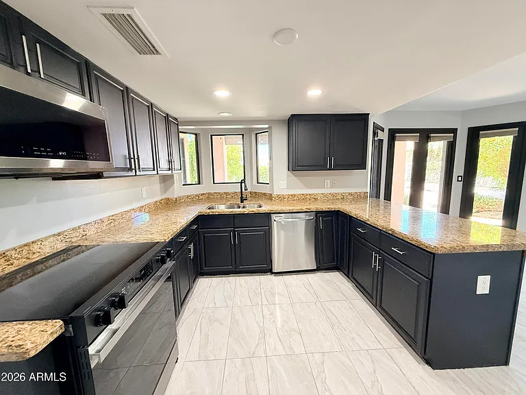 1406 E Tierra Buena Ln — Photo 12