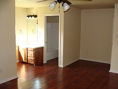 4th image of 140 Meadow Park Cir #140