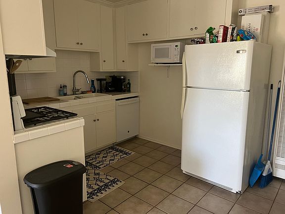 4th image of 204 Lomita St APT 5