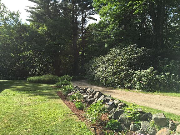 3rd image of 8 Morse Rd