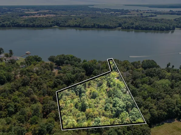 1052 York Dr, Rogersville, AL 35652