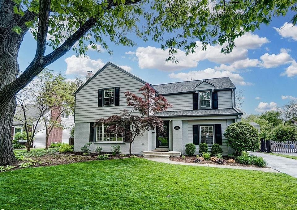 1st image of 558 Woodview Dr