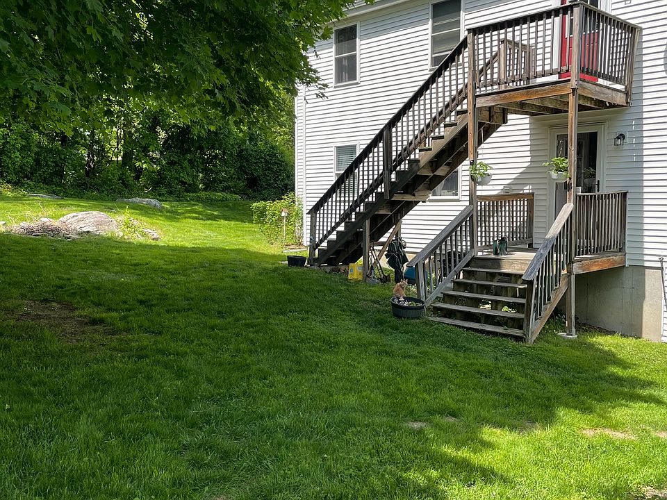 Yard view - bottom unit