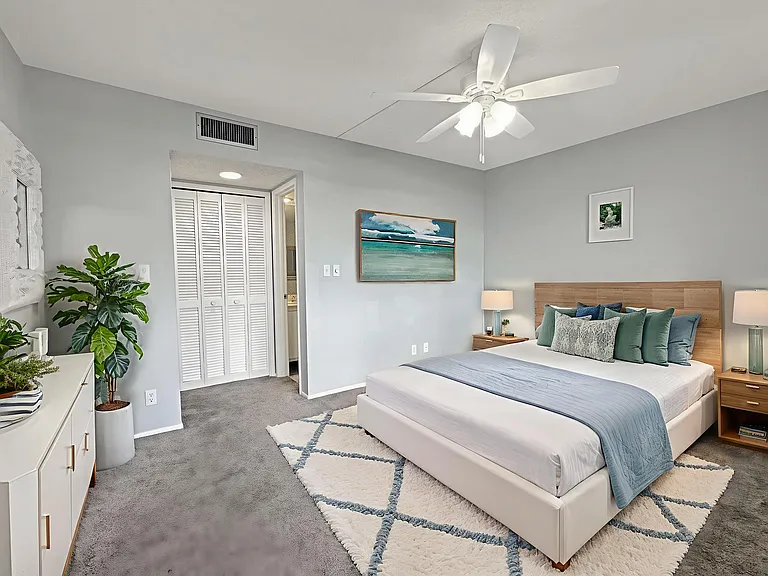535 Oaks Dr #504 — Photo 3
