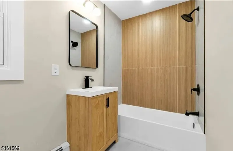 2 bed, 1.0 bath, $2,300 — Photo 4