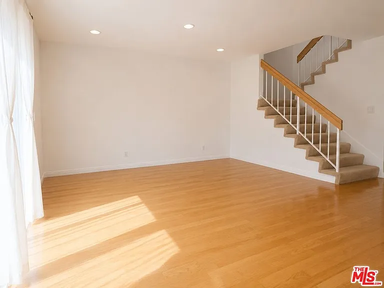 12245 Shady Hollow Ln — Photo 8