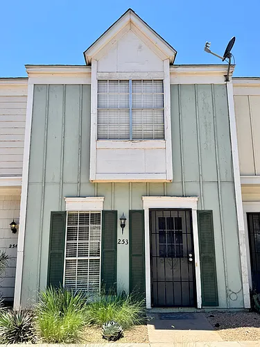 1601 N Saba St Photo 1