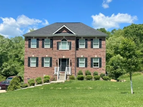 99 Altermoor Dr, Natrona Heights, PA 15065