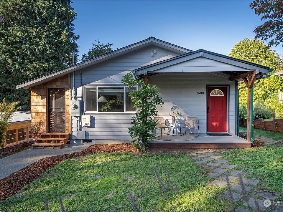 1st image of 1608 5th Avenue SE
