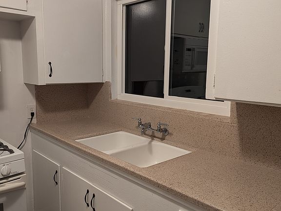 4th image of 630 2nd St #4