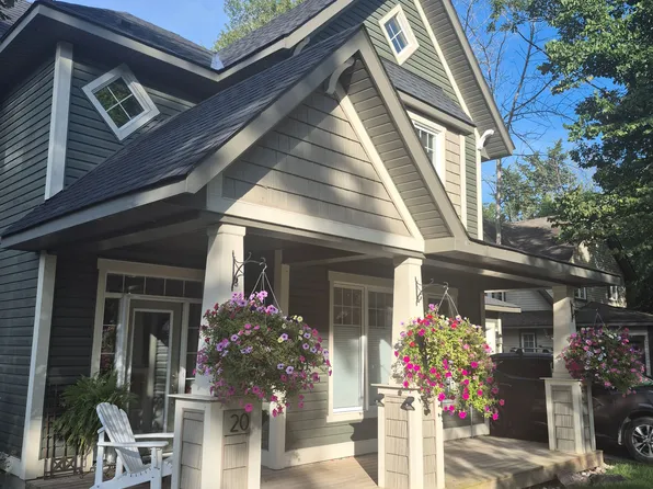 20 Marina Village Dr, Georgian Bay, ON L0K 1S0