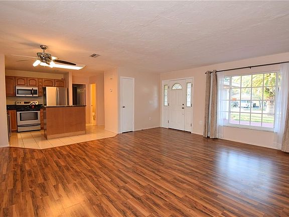 4th image of 4514 Busti Dr