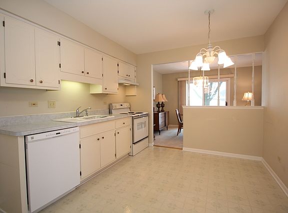 4th image of 10735 Nevada Ct #47