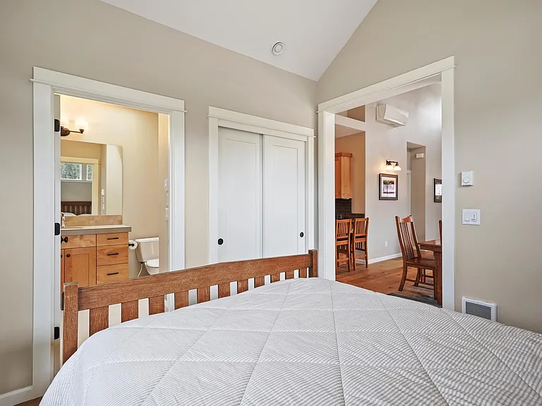 2439 NW Drouillard Ave — Photo 14