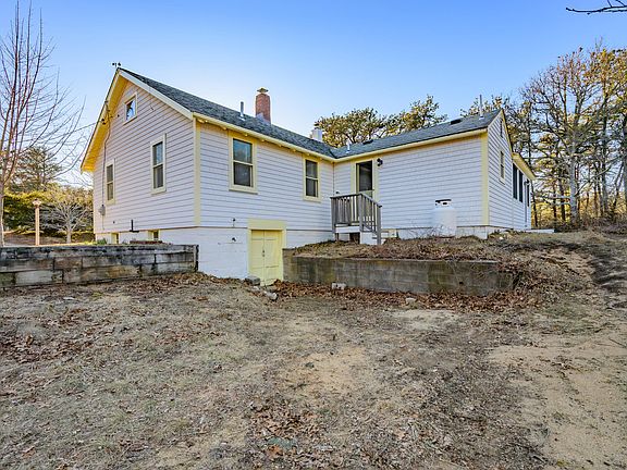 5th image of 13 Whitmanville Road