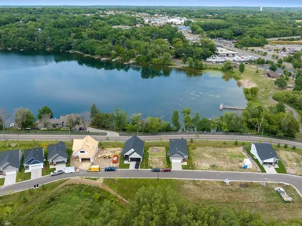 221 McCarrons Pl W, Saint Paul, MN 55113