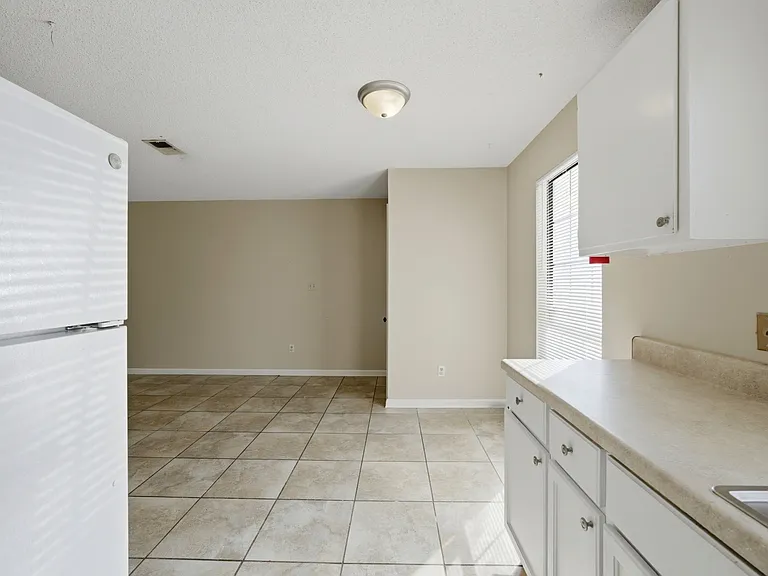 6415 Schoel Ln — Photo 7