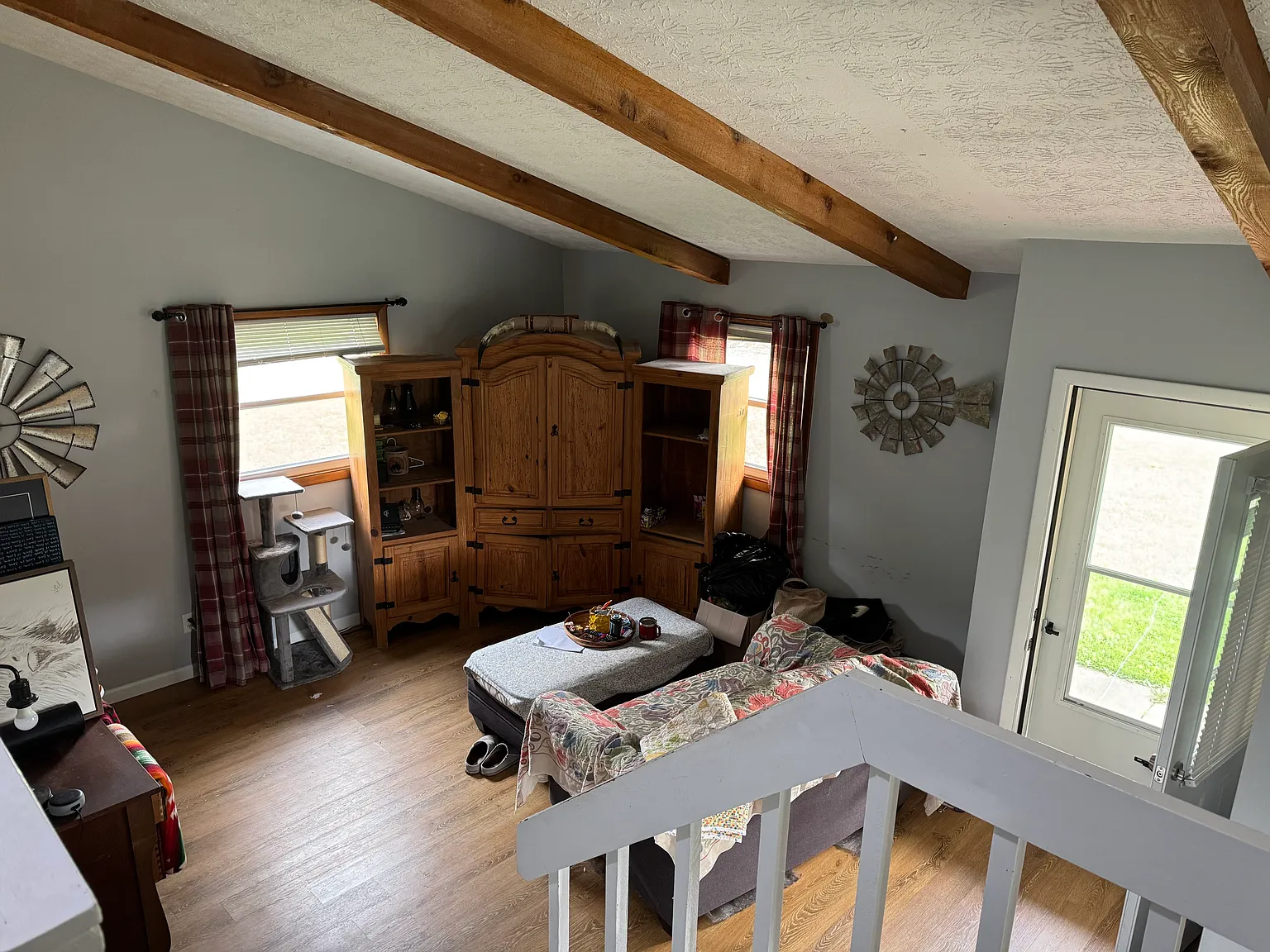 296 N Cherry St — Photo 2